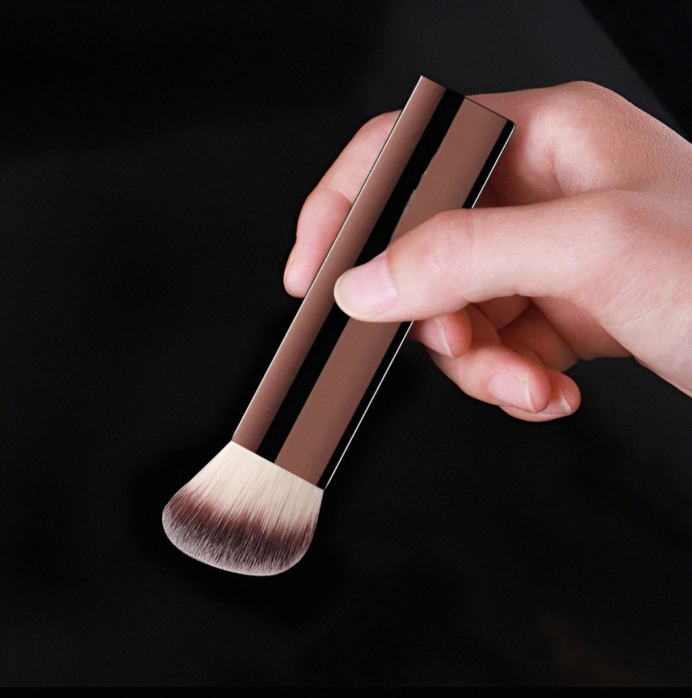 The Hourglass Bronze Brush